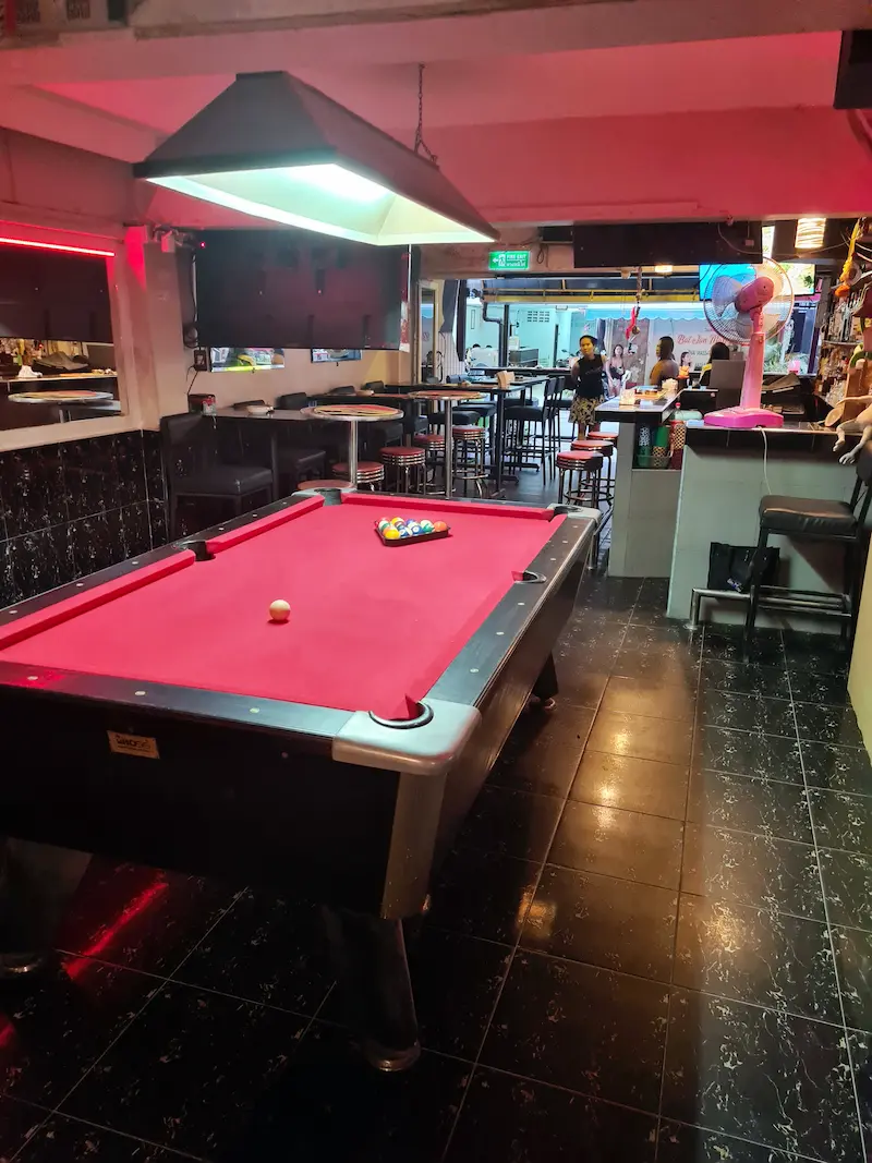 Professional pool table in our Brussels pub.